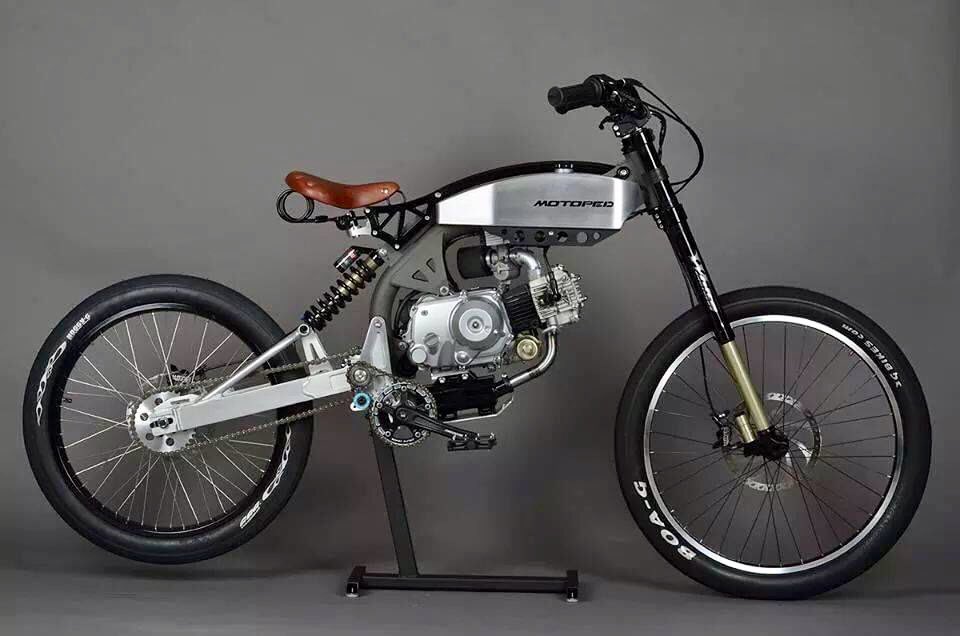 Какой двигатель на велосипеде. Мотовелосипед f50 Forester. Рама Motoped Survival Bike. Велосипед с мотором Techno QF-80. Motoped 125cc.