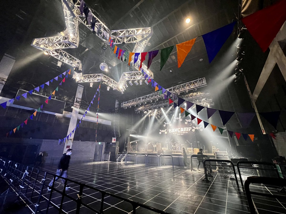 maru_annei_ba's tweet photo. 大島エレクで『BAYCAMP202202』のステージ装飾でした。!
🌌2年ぶりのオールナイト開催、お疲れ様でした!🌌
@Oshima_Elec
@BAYCAMPofficial
#大島エレク #BAYCAMP #BAYCAMP202202 #AT_FIELD #クラブチッタ https://t.co/Ym2nY9xan6