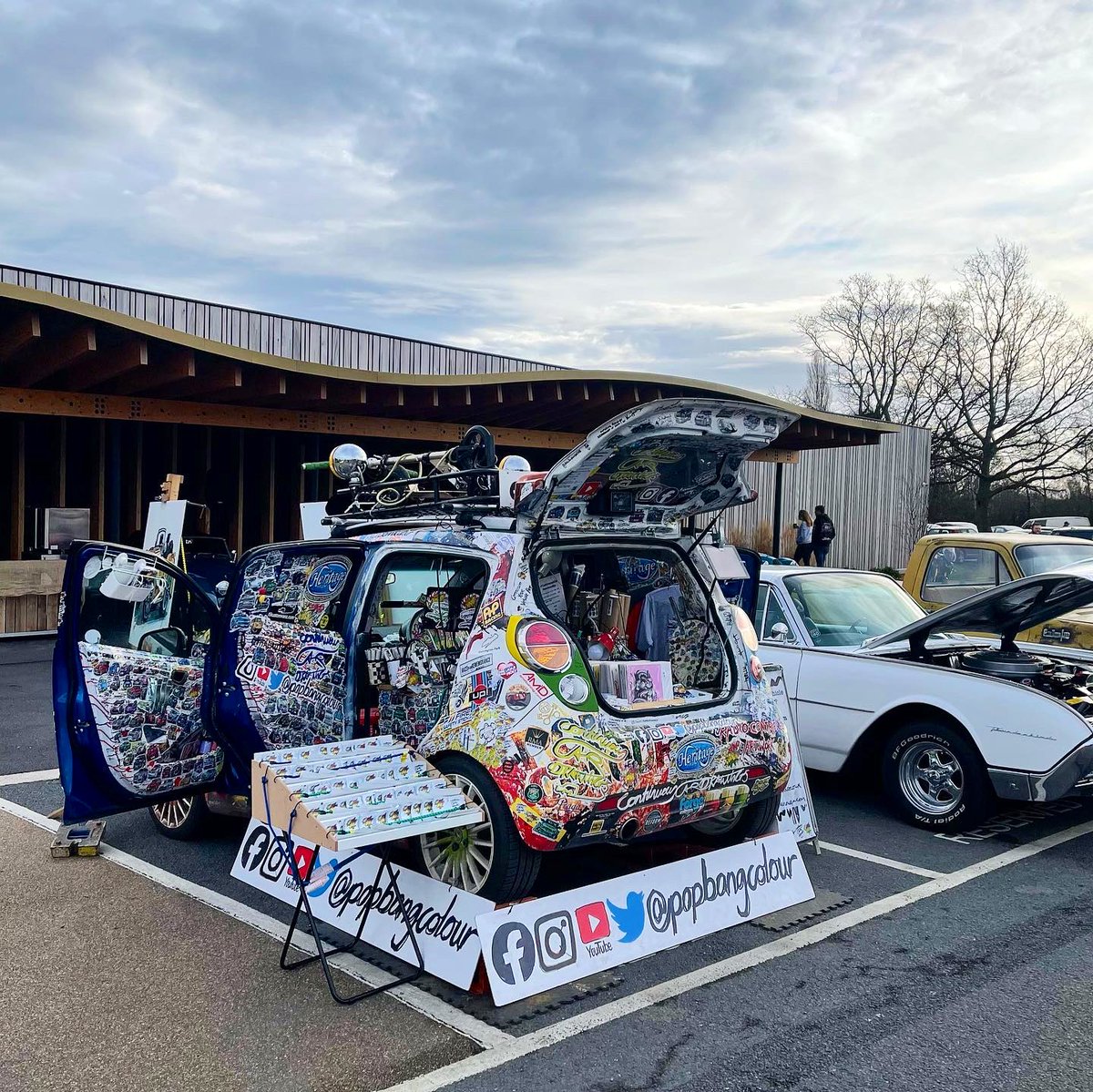 Popbangcolour's tweet photo. Gooooood Morganing from the @morganmotor factory for the #MeetatMorgan event this morning #Morgan #MOG https://t.co/KQSmA1pi1x