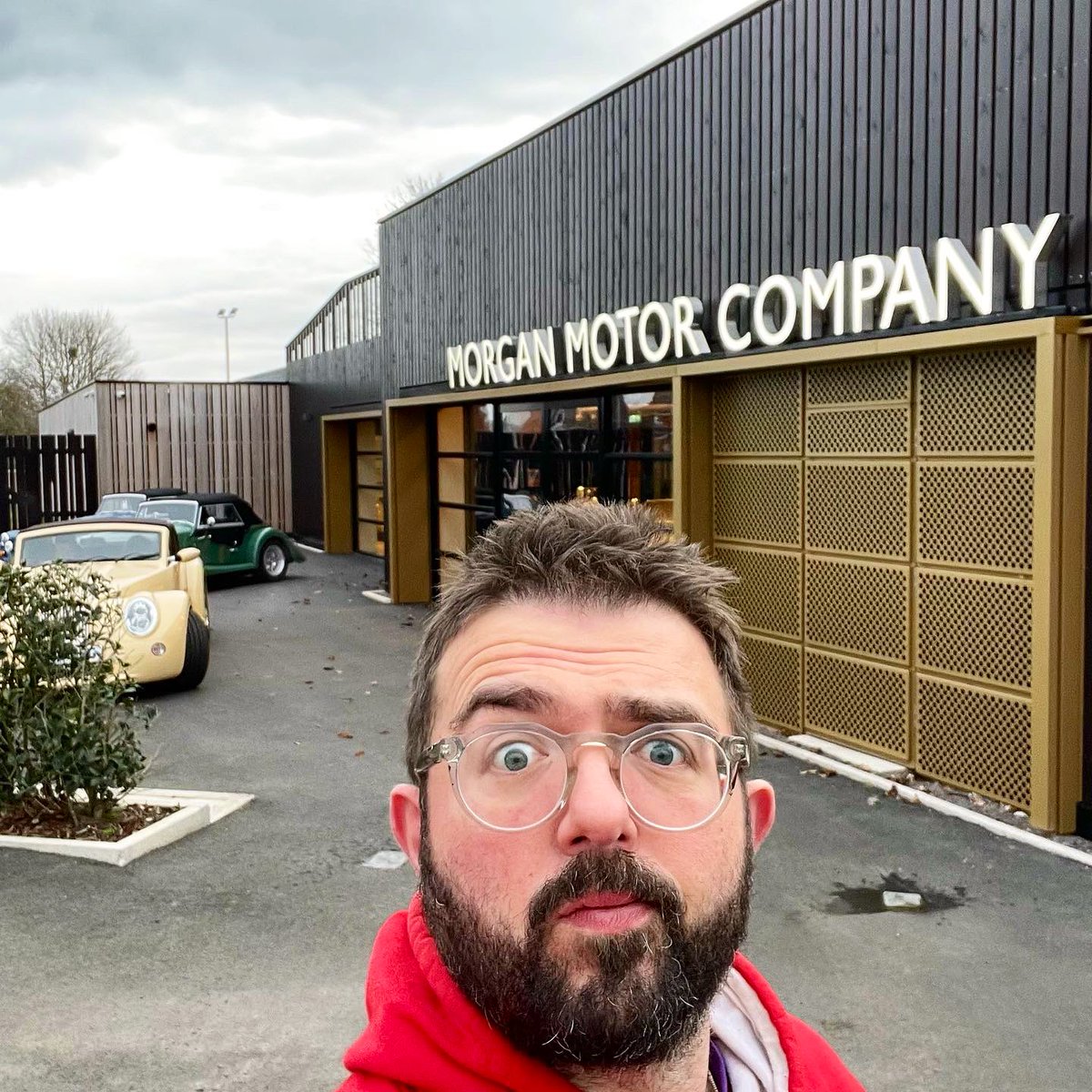 Popbangcolour's tweet photo. Gooooood Morganing from the @morganmotor factory for the #MeetatMorgan event this morning #Morgan #MOG https://t.co/KQSmA1pi1x