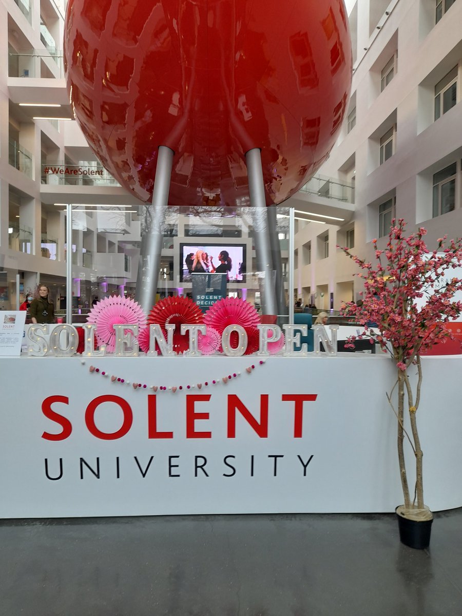 SolentUni's tweet photo. Love is in the air at todays Taster Day. We're showing love for Solent and ready for Valentine's day. We hope you all enjoy your visit and don't forget to tag us in your posts ❤
#LoveSolent #ShareTheLove #SolentOpen #WeAreSolent https://t.co/R7SuFFObwi