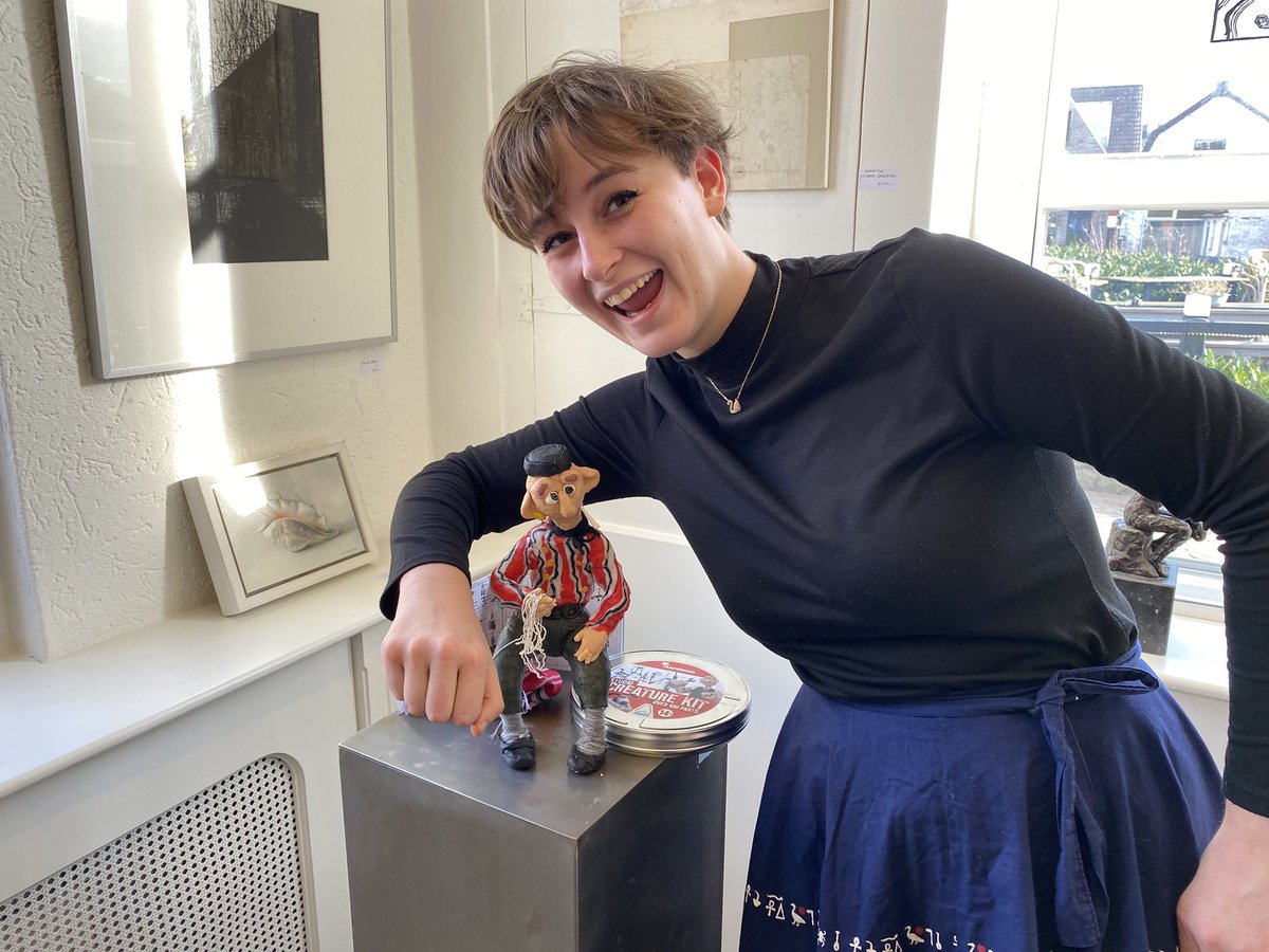 Kunstprijs <a href="/Gemeente_Urk/">Gemeente Urk</a> mogen uitreiken aan Huib en Seth voor hun indrukwekkende inzending ‘ben ik dit?’. Mooie bijeenkomst in galerie Plein1890 waar je ook de overige inzendingen kunt bewonderen. Prachtig werk van onze jongeren. Dank ook <a href="/SCABUrk/">SCAB</a>