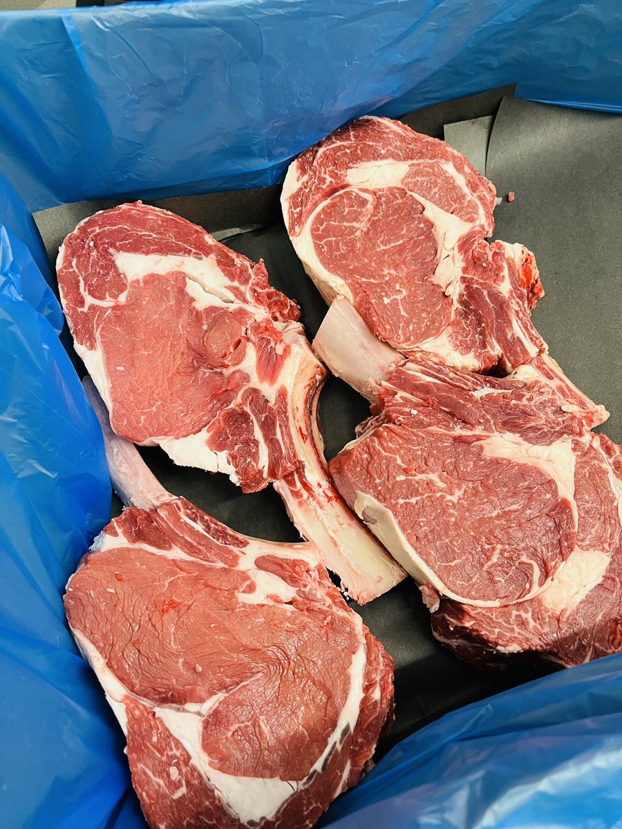 Good morning steak fans… happy Saturday. Here’s the view from my block, some lovely dry aged Cheshire coté de beouf steaks being cut this morning. On the way to <a href="/Churchinnmobb/">Church Inn Mobberley</a> this morning… #ValentinesDayweekend ❤️