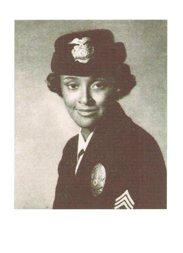 ChiefJLT's tweet photo. In honor of Black History Month 2022, Vivian Strange became the Dept.’s 1st Black female Sergeant when she was promoted to that rank in Nov. 1950. Before retiring in 1966, she also helped establish the LAPD’s 1st Community Relations Section. We Thank you! #WhenWomenLead #BHM https://t.co/qRG1yTept6