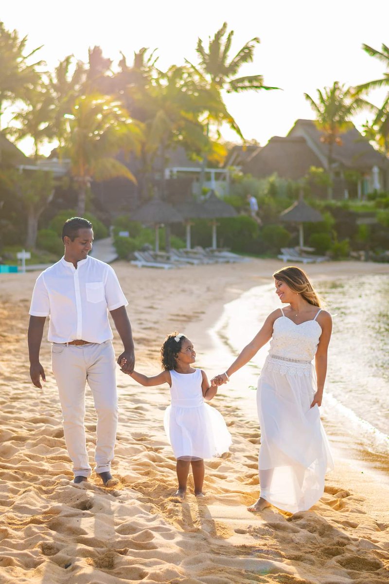 At LUX* Grand Gaube, we ensure you’ll make
memories that you’ll treasure for a lifetime.

The younger ones can go to at PLAY and as for the
parents? Sit back, relax at our adult only zone.
Did you know that one kid stays for free at our resort year round ? Book your trip now 🌴