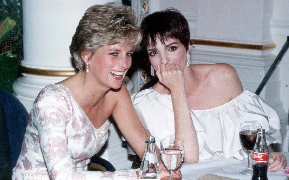 Legendary photographer @davidbenett on parties with Princess Diana, asking the Queen to move out of frame and his new exhibition at @JDMalat trib.al/i0WiXnI