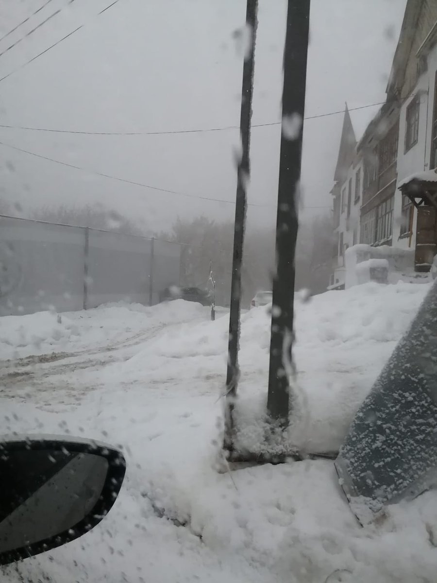 "Забор?"-спрашиваю у местного? "Не,занавес! Это чтоб туристы трущобы не видели". Вот такая-вот забота... Самара,п.Управленческий.