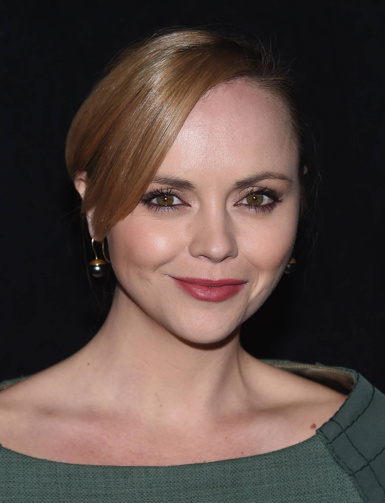 Happy Birthday to Christina Ricci.
(February 12, 1980) 