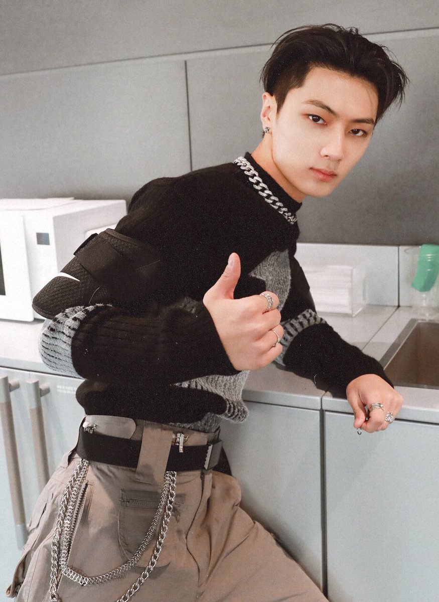 HIS TINY WAIST #enhypen_jay
