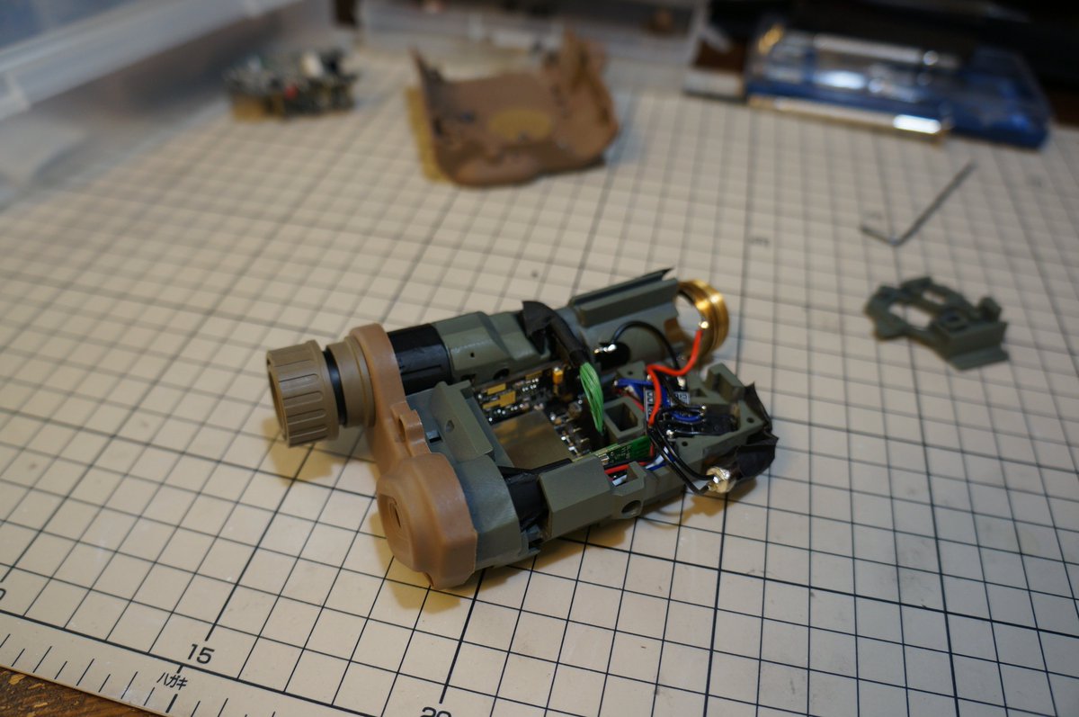 kfz222tw's tweet photo. 現在のパーツ構成をページにまとめて、説明書も更新しました。
SLA出力のパーツ説明も加えてひと段落😞
書いたは良いけどこれを作るのは超面倒なので、ただの備忘録になってます。
https://t.co/iEhD1TbhmU
#PEQ15 #Scopecam #3Dプリンタ https://t.co/BRrzNMfyAY
