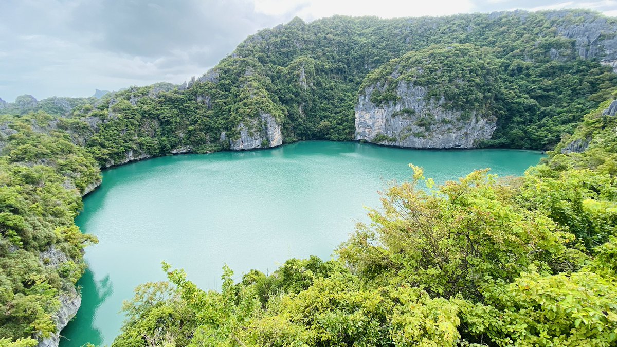 GlobeRovers's tweet photo. The Emerald Lagoon on the island of Koh Mae Ko, Ang Thong Archipelago, Thailand #lagoon #emeraldlagoon https://t.co/HSpNP6waxw
