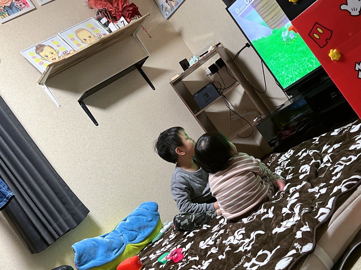 u_15rn's tweet photo. ．

昨日わこんなに仲良く
テレビで遊んでたのに
朝起きてからわ永遠に喧嘩してんねんけど
うざすぎん？なんなん自分ら
なんしにそんな仲悪いんか意味わからんねんけど
まぢで、

． https://t.co/C4dvvuYIpr