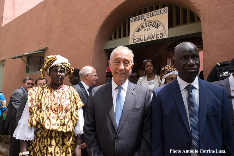 But that didn’t stop the President of the Republic, Marcelo Rebelo de Sousa, to claim – while in an official visit to the memorial to the Atlantic slave trade in Gorée Island in 2017 – that Portugal recognised the injustice of slavery in 1761, becoming a human rights pioneer.