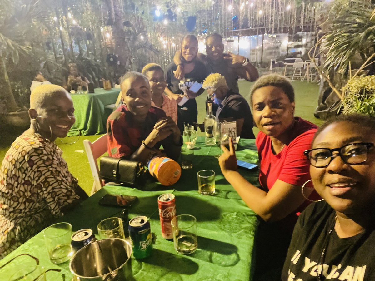 oyerounkeh's tweet photo. Had one of the best night outs with  the girls yesterday… we legit cracked our own ribs. Cheers to more good times @kesswtoutstress @CaptainSteaze @chioma007 @Jitee01 https://t.co/0AYINMR4ew