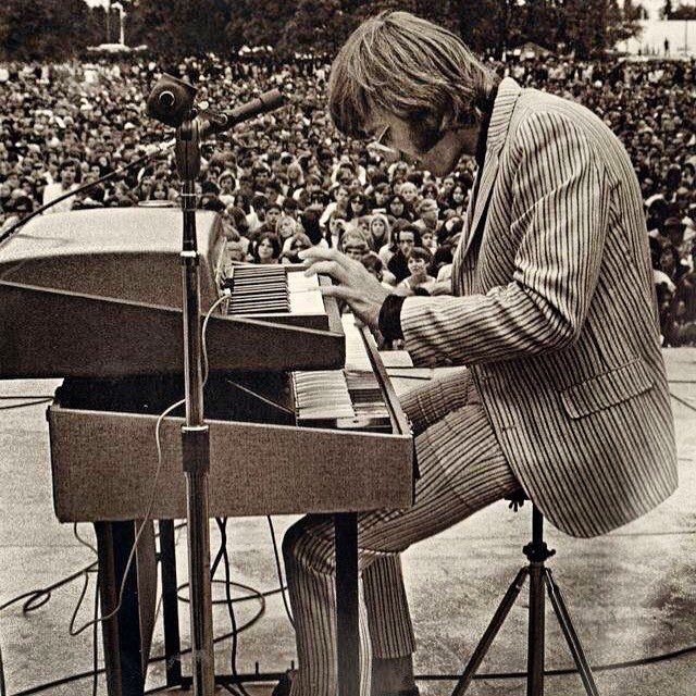 Happy 83rd Birthday to the legendary keyboardist, songwriter & co-founder of #TheDoors #RayManzarek 🎉
#LightMyFire #TheEnd #PeopleAreStrange #WhenTheMusicsOver #HelloILoveYou #TheUnknownSoldier #TouchMe #TheSoftParade #RoadhouseBlues #WaitingForTheSun #LAWoman #RidersOnTheStorm