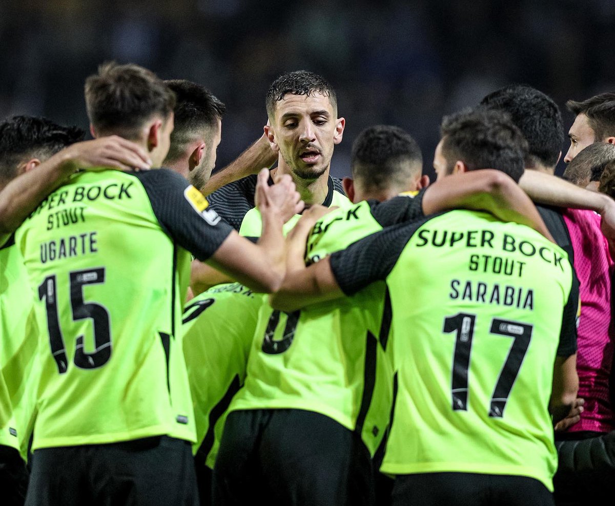 Pablosarabia92's tweet photo. Muito orgulhoso desta equipa 💚 Lutar contra todos é sempre difícil… não nos rendemos 💪Vamos leões! 🦁🦁 https://t.co/rVwXTiCPAN