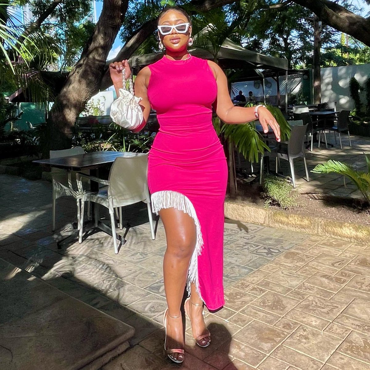 Cleo_icequeen's tweet photo. Even on your dark days the sun still shines. I hope you find it in you to just pick yourself up and find something to be grateful for. 💕 😘 https://t.co/JRdggJtKdt
