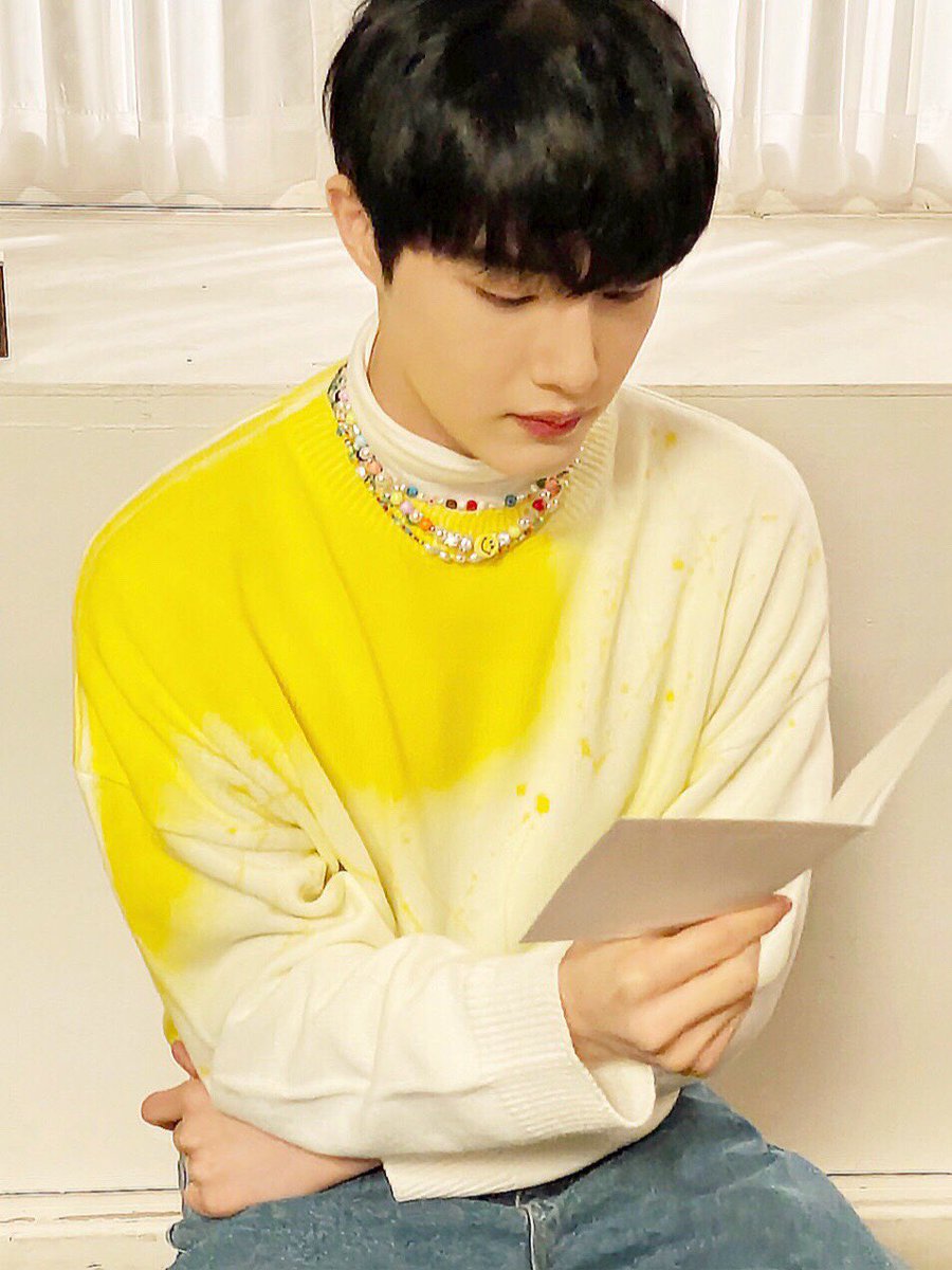 CIX_OUTFIT's tweet photo. #윤현석 Twitter.

Brand : -
Name : 남여공용 버블 컬러 페인팅 라운드 니트.
Price : ₩48,000

#CIX #씨아이엑스 #현석 #YOONHYUNSUK #CIXOUTFIT_HYUNSUK https://t.co/FsUvSz1oPx