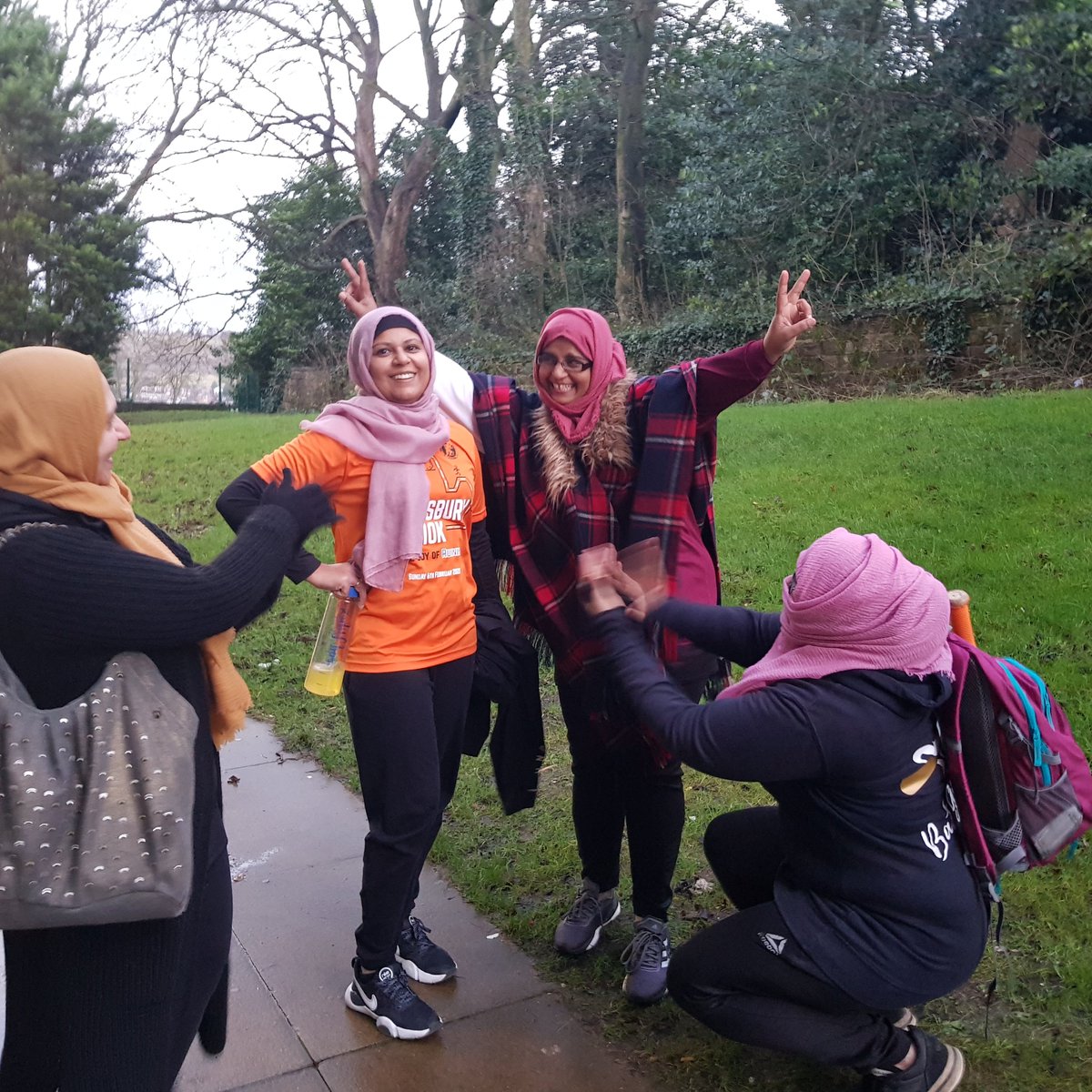 BatGirlsRC's tweet photo. We're running and our girls are doing amazing things!
#Dewsbury10K #parkrun #Dewsburyparkrun #ThisGirlCan #BatGirlsRoundersClub #ReadySteadyActive #RoundersEngland @StarCoachesLTD https://t.co/9IC42KUOwK