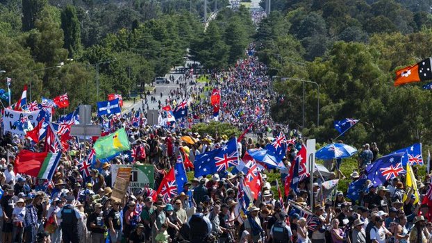 JamesMelville's tweet photo. A “small fringe minority” in Canberra, Australia protest against vaccine passports/ mandates.

#CanberraProtest
#Canberra https://t.co/DEVNmlQhi7