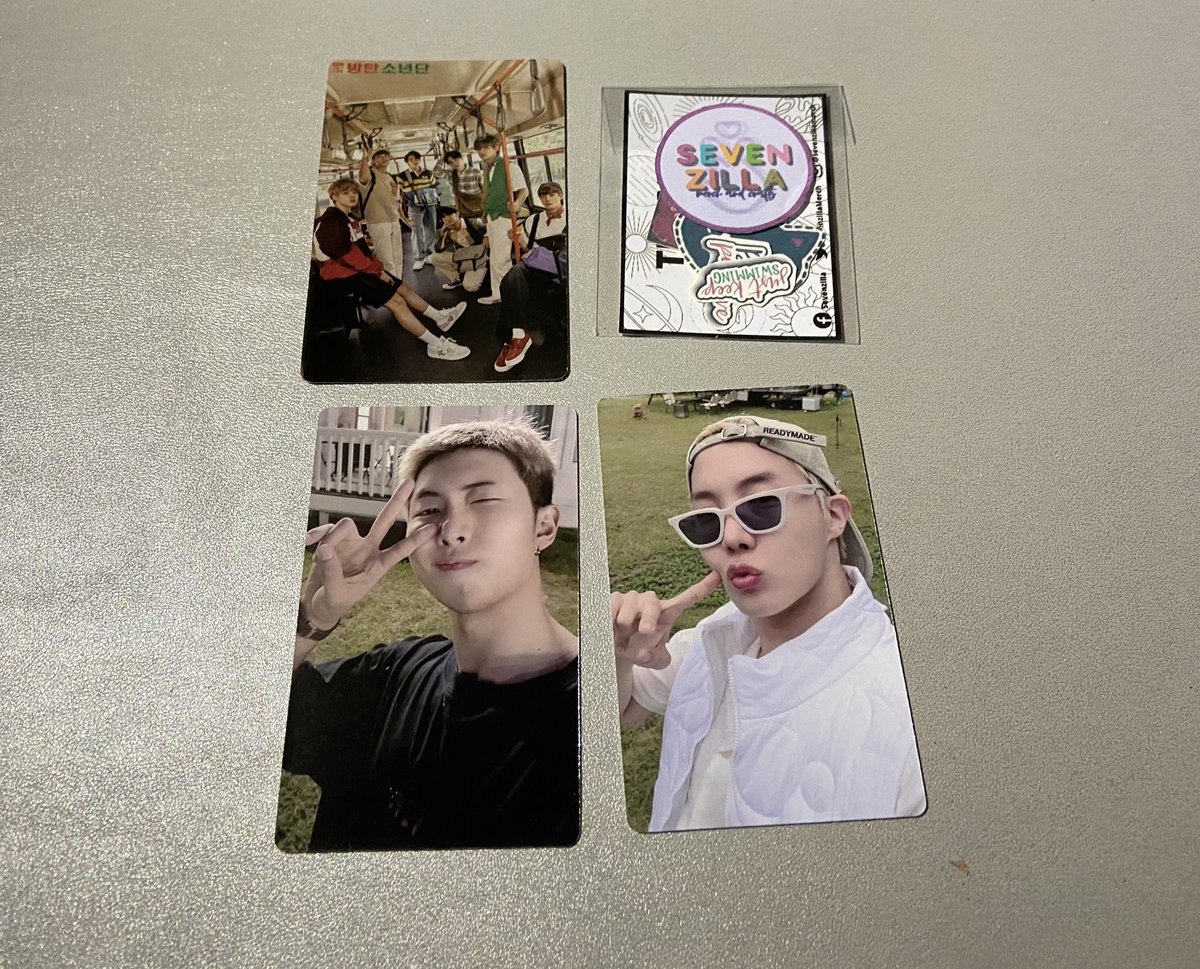 enamouredkv's tweet photo. this arrived today! so kiligggg :>> 

thank you, @SevenzillaMerch for my RM and Hobi in the soop pcs 🥰 my first ever noot noot hobi ✨ 

the woman I talked to is very friendly and approachable, too! 🤓 

#SevenzillaFeedbacks https://t.co/zvKKlc2qi1