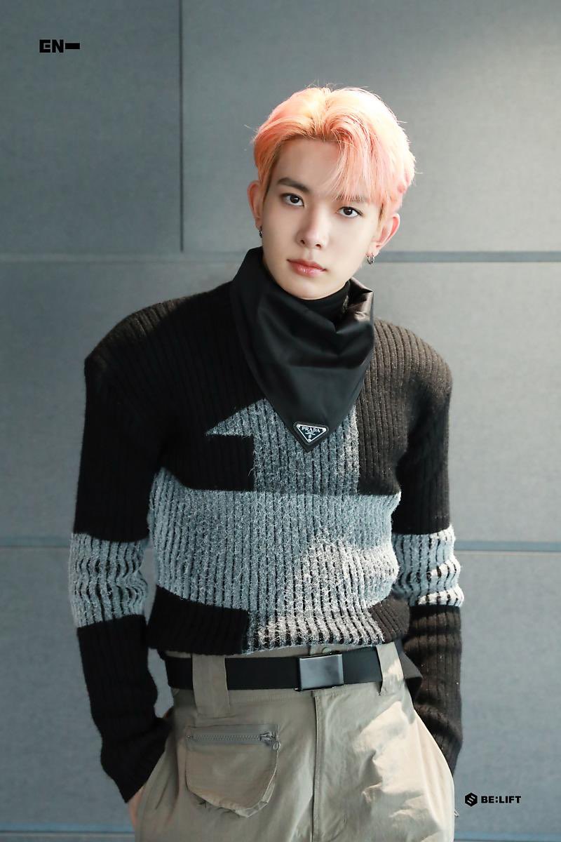 heemonic's tweet image. im gonna be honest, im only looking at ur tiddies rn