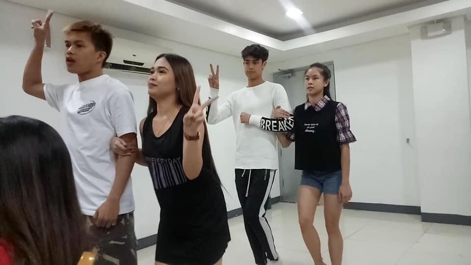 calinsetbisousJ's tweet photo. Sa curious po sa first pic, yes it’s real. Here are some more hidden sa baul. Hehe 😉 

Dec. 2018 rehearsal (ctto, i don’t remember na the fb account i got it from)

✨ DonKiss Family ✨
#DonKiss l #DonKissFam https://t.co/E4ingTI0R5