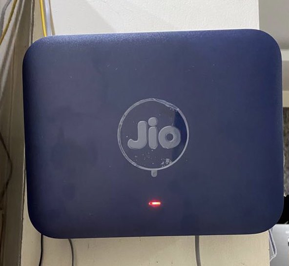 ArvindK61288764's tweet photo. @RelianceJioCare @reliancejio When will I be green again, this device asking this question to @JioCare since past one week.
Registered multiple complaints, escalated to appellate. No resolution, only 24 hours assurance.
Paid for the services can’t avail, feeling cheated. https://t.co/055kY67CGR