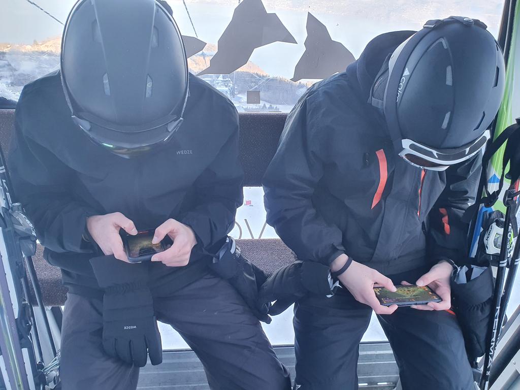 C est sympa les télécabines on fait des rencontres 😅 #ski