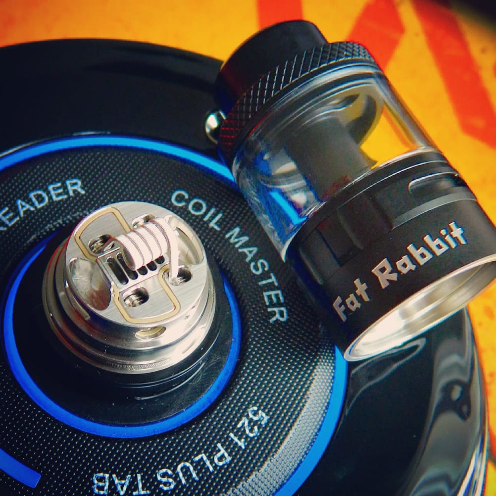 needles_x's tweet image. Bonjour Vapers 👋🏻 Le petit dernier de chez @hellvapesales  🔥 Fat Rabbit Solo RTA 🔥
.
 #hellvapefrance #hellvapers #hellvape  #fatrabbitsolorta #instantvape #frenchvapers #normandyvape #manixbcg