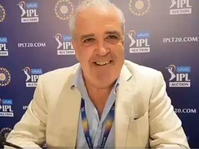 Mithunmurali13's tweet photo. What just happened to the Auctioneer? Hope everything's fine. #IPLMegaAuction2022 #IPL2022Auction https://t.co/VVH80LbJUw