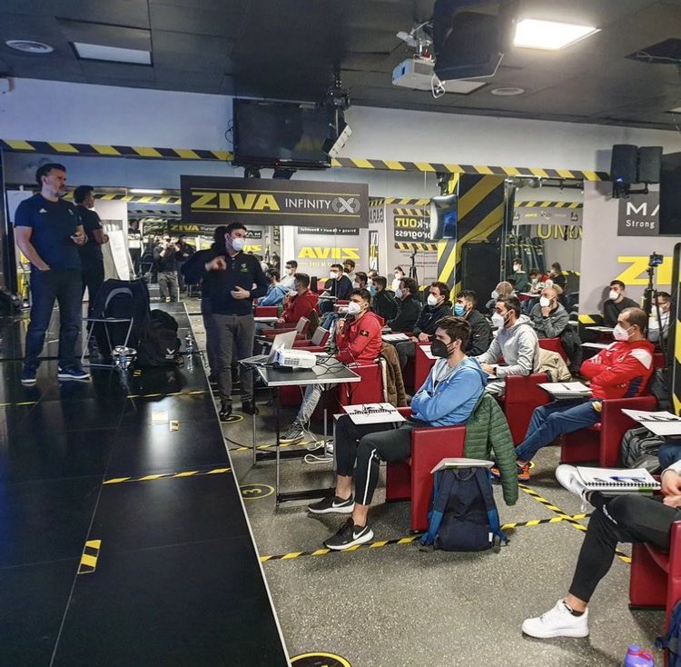 Been wondering whether there is a course that covers all UpperLimb? Hands-to-Shoulders 🖐🤛💪

Want to learn in an interactive environment offering balanced theory+practical components, plus current research &amp; clinical evidence?

 ‘Sporting UpperLimb Masterclass Course’ 💪👊😊