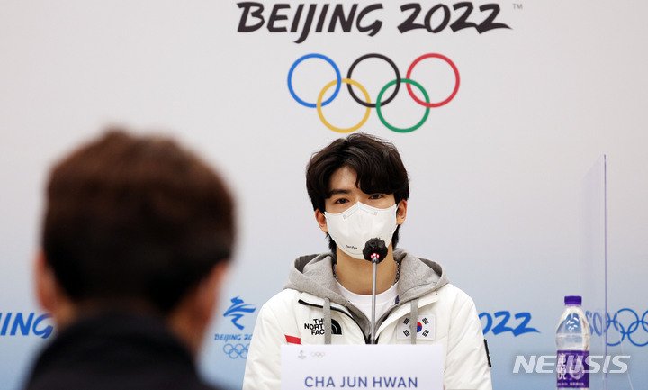 퀀스 tweet media