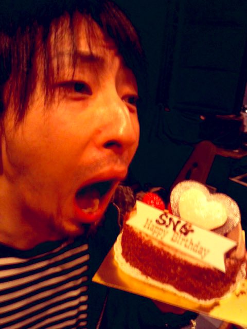 SNGiMagic's tweet photo. ハッピーバースデー俺。
親父、オカンありがとう。
そしてみんなも😊 https://t.co/Yjh5T5zlNp