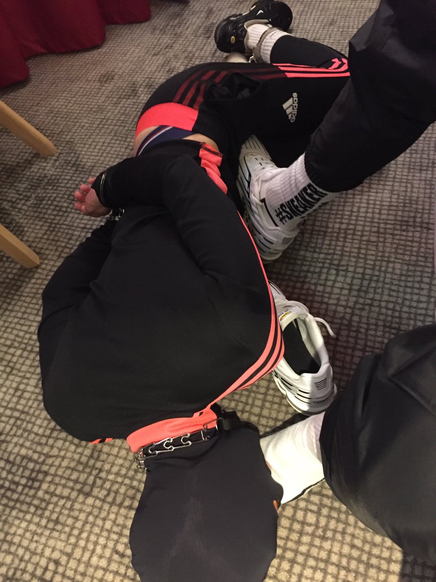 Training soccer player...

#TN #TN3 #sk8erboy #kiffeur #boysocks #cho7 #humiliation #alpha #footslave #footworshi̇p #footfetish #footboy #soumis #domi #sneakermaster #socksfetish #sneakerfetish #sneakeraddict #skets #niketn #niketuned