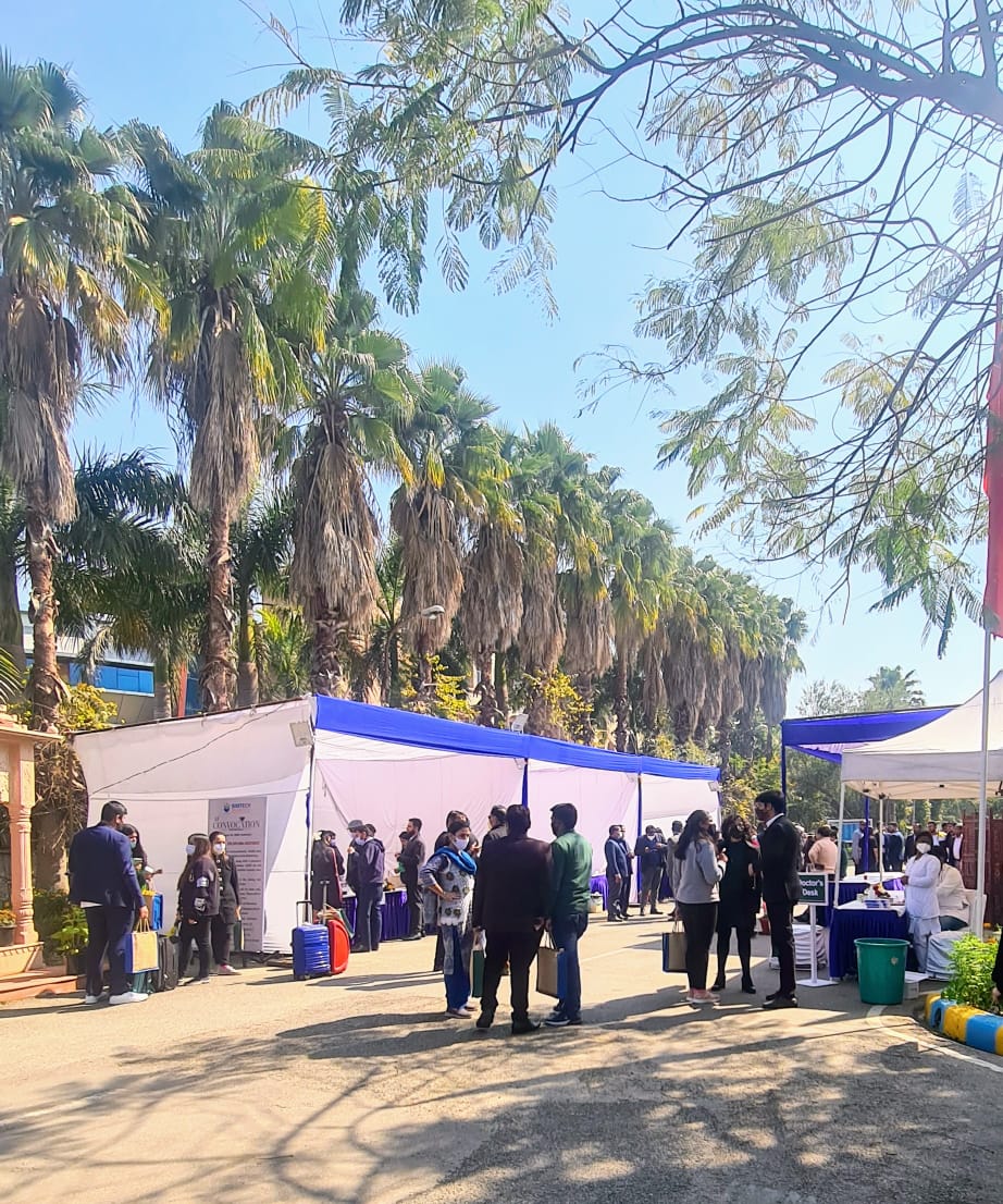 BIMTECHNoida's tweet photo. We are all geared up and excited to host the #33rdConvocation ceremony. The stage is ready & the students have started gathering. Shri Bhargav Dasgupta, MD & CEO, ICICI Lombard General Insurance Co. Ltd. will deliver the Convocation Address on the eve of the 33rd Convocation. https://t.co/82sGrKDXV3