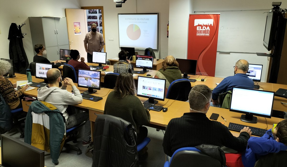 SedeEldaUA's tweet photo. Empezamos el curso Exprésate en Youtube. Entusiasmados y expectantes con el reto. https://t.co/XTYV2MT1z5