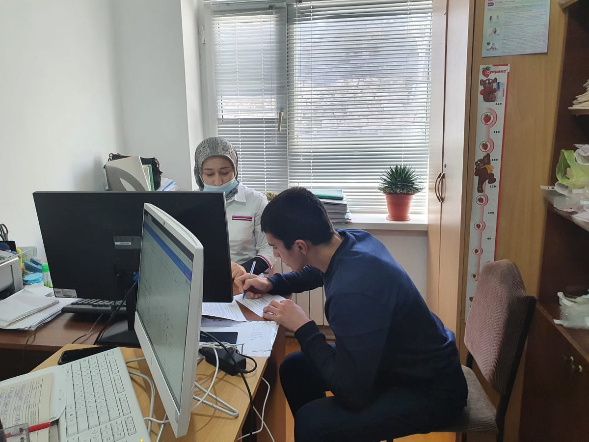 GumbetM's tweet photo. В Гумбете от COVID-19 привился первый подросток 
https://t.co/3VS8qchgMF https://t.co/mPTk3f92uX