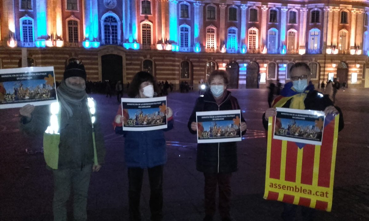 #Toulouse 141ème veillée en soutien au peuple catalan en lutte pour ses droits: justice impartiale, retour des exilés, liberté d’expression des élus, respect de sa langue, autodétermination bref en langage commun une solution politique négociée ds 1 cadre démocratique #Catalogne