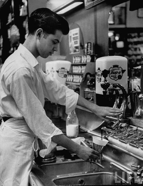 Leonida016's tweet photo. New York 1953" https://t.co/Gw4wCA6RB9