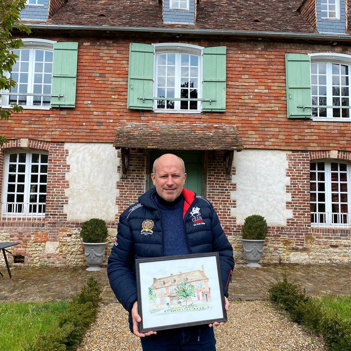 🌿 Nouveau portrait passionné du patrimoine, direction le Calvados.

🙋‍♂️ Bagalad a interviewé Jean François, propriétaire du manoir qui a décidé de partager sa passion pour le terroir normand en ouvrant une maison d’hôte !

👉 Le portrait : bagalad.org/2021/04/30/le-…