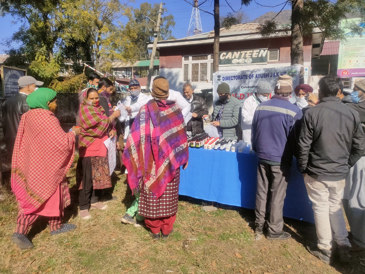 AdmoIsm's tweet photo. As directed by Worthy Director AYUSH Dr Mohan Singh sir and District AYUSH officer Dr Rakesh Kumar today on 11/02/2022 Department of Ayush, Poonch celebrated World UNANI day at District AYUSH OFFICE POONCH. https://t.co/RckTlX2Rl6