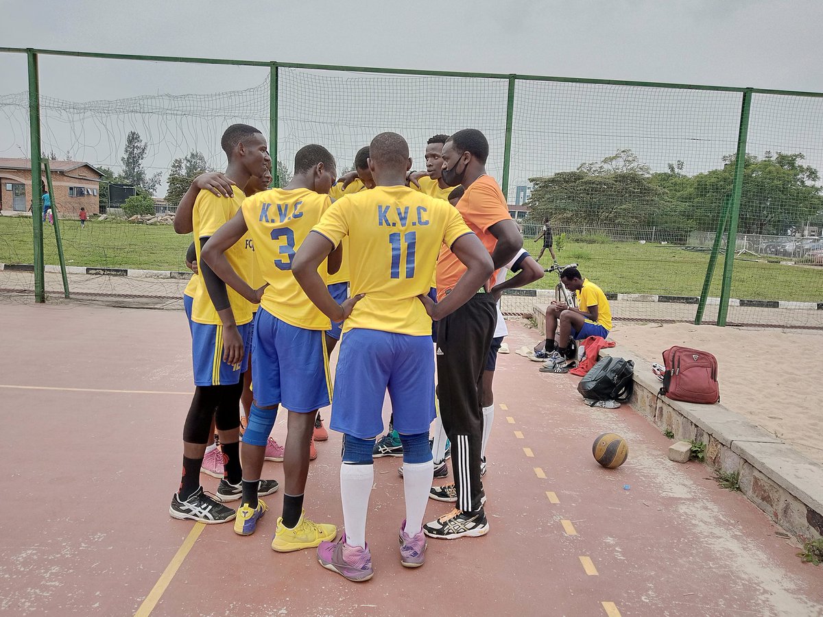 KVC_Capa's tweet photo. We are in a friendly against #BKVolleyballClub
#KVCcapa💪💪💪
@BankofKigali @Rw_Volleyball @ruterafernand https://t.co/IlQoMztZkU