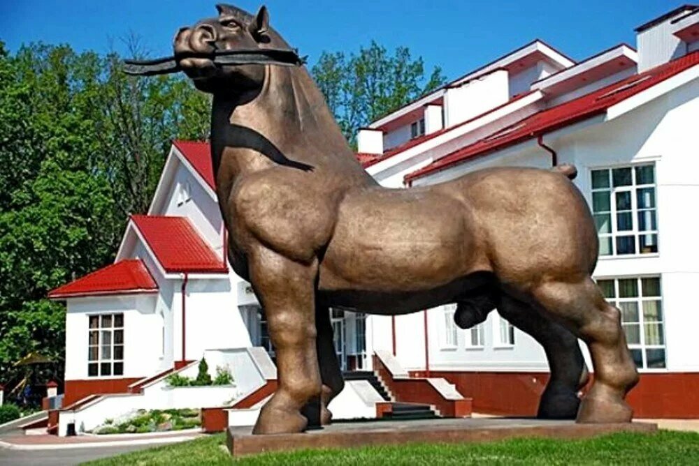 конь в осинниках. символ города осинники кемеровской области. конь ярыж памятник. конь в осинниках. конь в осинниках.