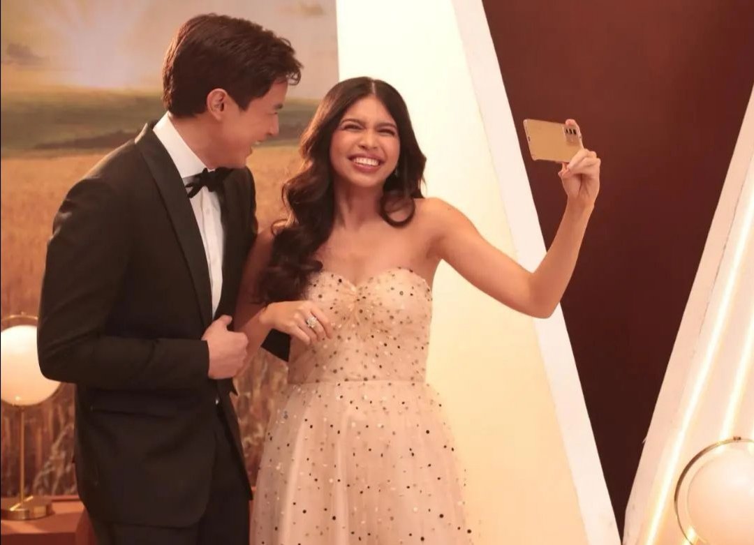 Hindi mo mape fake ang tunay na kaligayahan, kitang kita yan
sa kilos, sa ngiti, sa mata
#vivoV23Series5GLaunchPH
#ALDUBatADNforVivoPH
MAINExALDEN VlogWithStyle