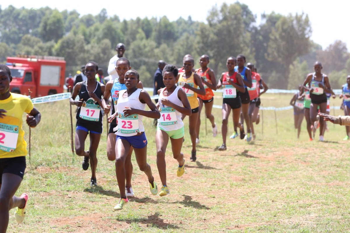 ATCrossCountry's tweet photo. 5KM U18 GIRLS

1. CHEPKEMOI Joyline18:05

2. JEPKOECH Maureen18:14

3. KOSGEI Pamela18:26

#atcrosscountrytour https://t.co/YgIBO0iObC