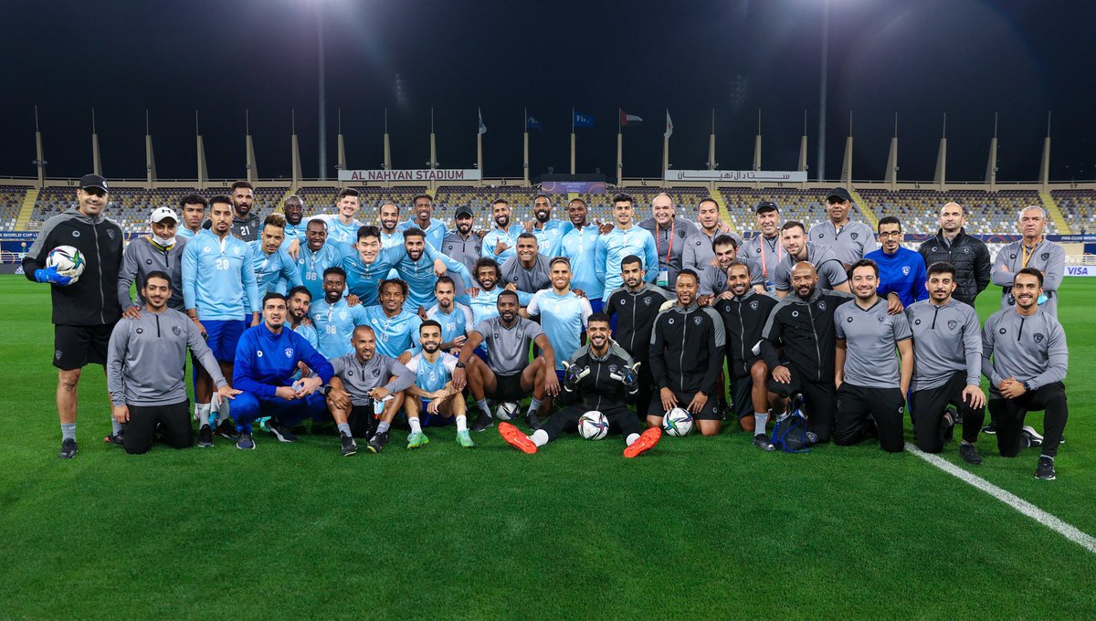 ساعات قبل المواجهة التي سيشهد عليها العالم أجمع .. توقعاتكم ؟ الهلال بيكسب الاهلي ٤ ولا ٥ ولا ٦ ولا ٧ ؟