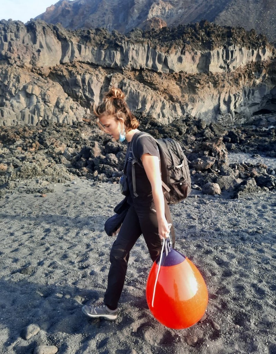 Mae Presas (@presasmae) on Twitter photo Esta última semana hemos estado en el Faro de Fuencaliente (La Palma) realizando la asignatura de CO2 y acidificación oceánica. Una pasada poder combinar la teoría con muestreos en la Playa del Faro y análisis de los datos en el laboratorio! 
<a href="/QUIMA_ULPGC/">QUIMA</a> <a href="/aytofuenca/">Ayuntamiento de Fuencaliente</a> Esta última semana hemos estado en el Faro de Fuencaliente (La Palma) realizando la asignatura de CO2 y acidificación oceánica. Una pasada poder combinar la teoría con muestreos en la Playa del Faro y análisis de los datos en el laboratorio! 
<a href="/QUIMA_ULPGC/">QUIMA</a> <a href="/aytofuenca/">Ayuntamiento de Fuencaliente</a>