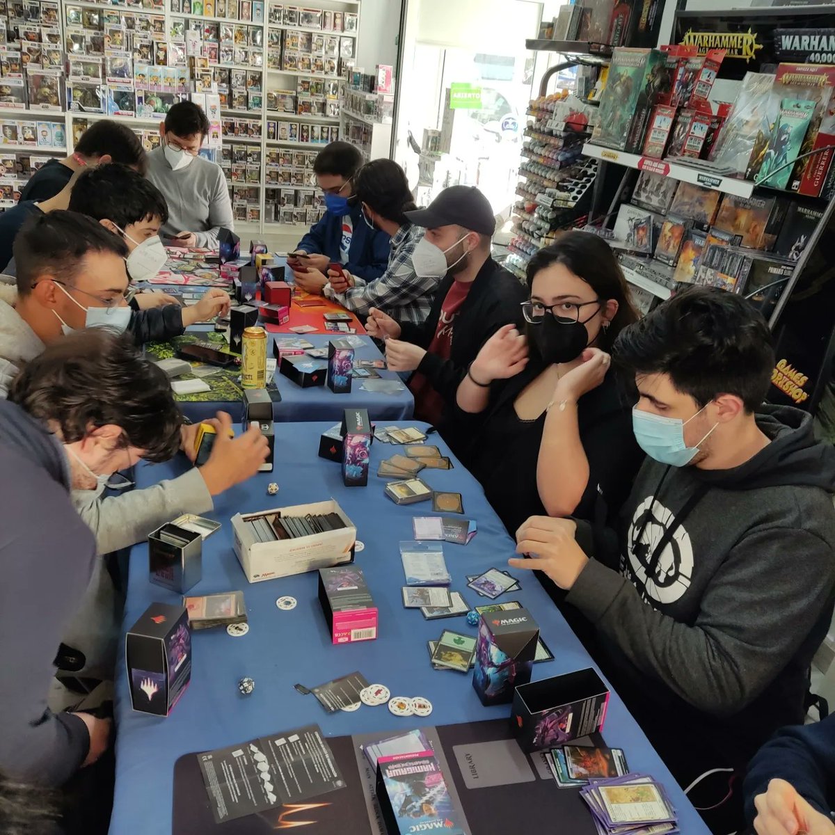 DadosFuera's tweet photo. Presentación Kamigawa: Dinastía Neón https://t.co/JnUT6SGcH8