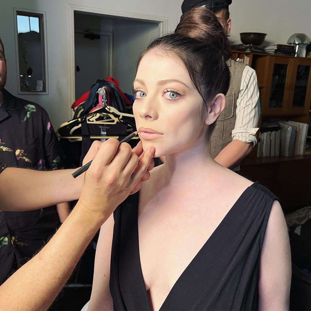 MICHELLE TRACHTENBERG

WHAT IS HAPPENING

instagram.com/p/CZ4YRVBlLT_/